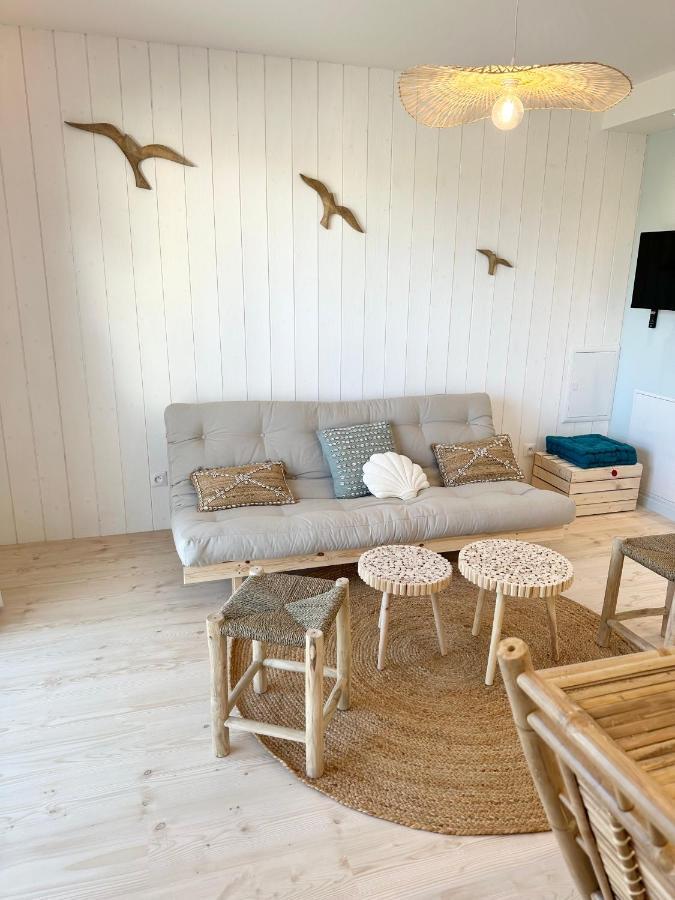 Apartment & 