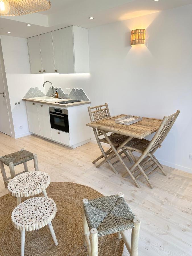 Apartment & 